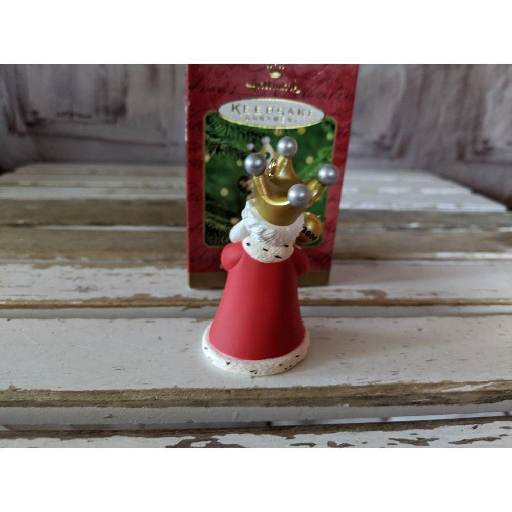 Hallmark 2000 King DAD Royal Figurine Wearing Crow